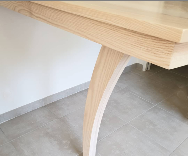 Réalisation sur-mesure - cuisine équipée - Table déjeuné en Bois
