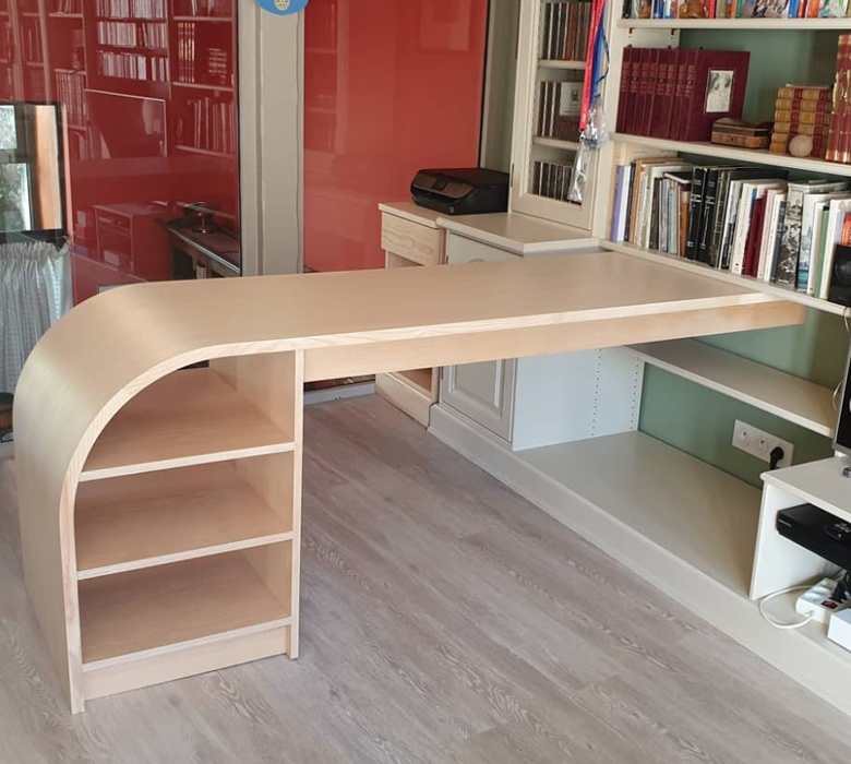 Meuble Design  - bureau en bois  - Réalisation Sur-Mesure