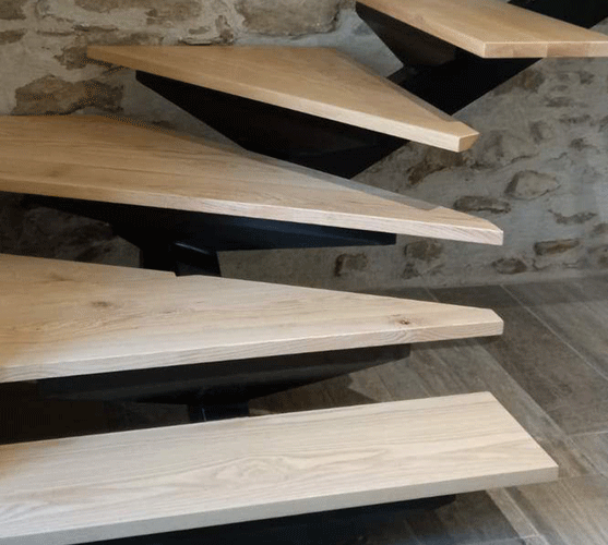 Staircase-stringer-central-metal-steps-ash-vitrified