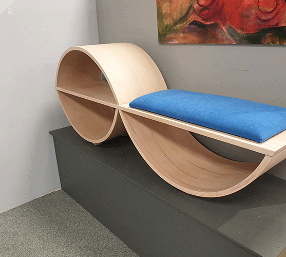 Entrance-furniture- "wave" -bech-solid-curved-with-steam.png